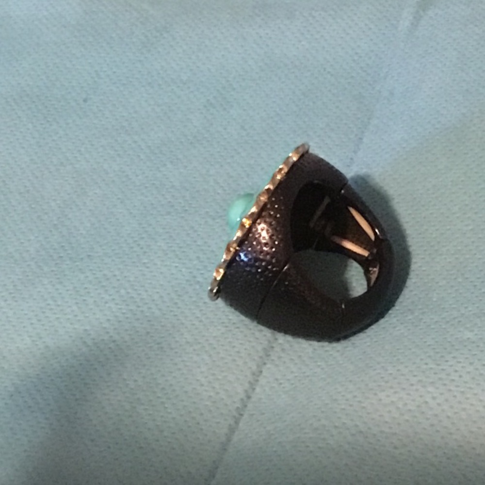 ♥️Turquoise Bursting Flower stretch ring. - Picture 5 of 6